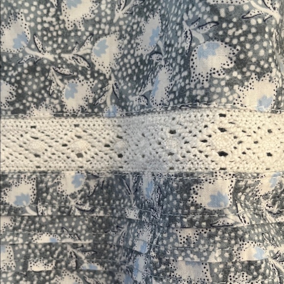 Aerie Blue and White Floral Romper Size Small - Picture 8 of 8